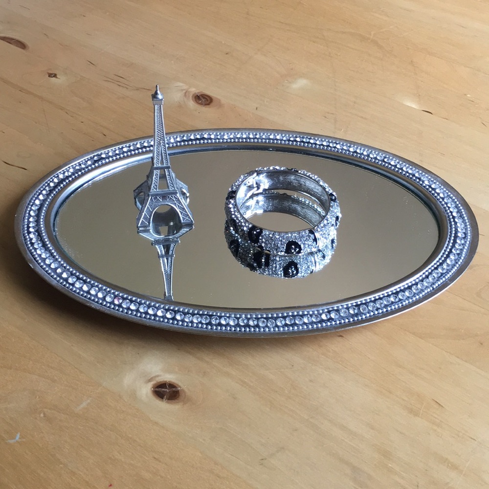 Elegant Fashion Bangle